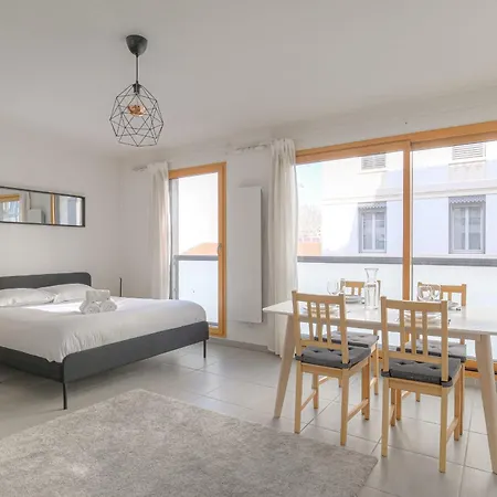 Cosy Avec Parking Proche Brotteaux Lägenhet